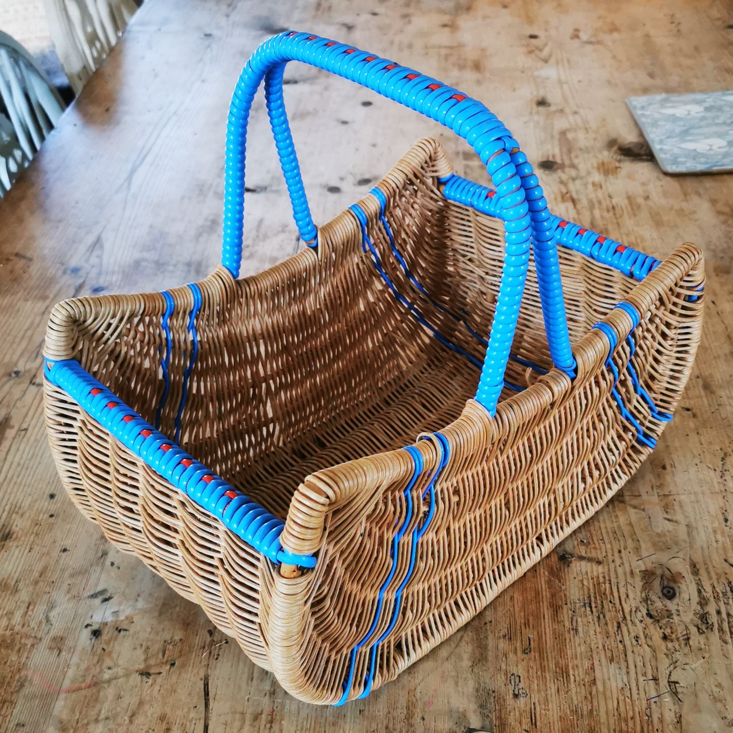 vintage 1950s shopping basket 